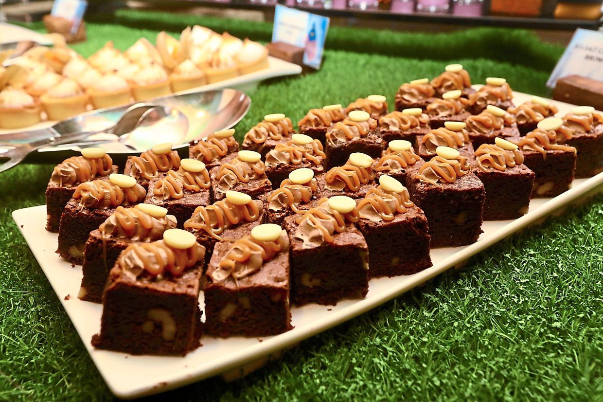 Sea salt chocolate brownies to end a scrumptious meal.