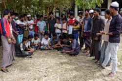 Indonesian police and fishermen start patrols to stop Rohingya boats